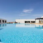 Apartman Home2book Modern With Pool In