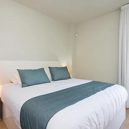 Home2book Modern With Pool In