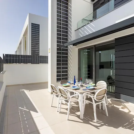 Home2book Modern With Pool In