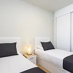 شقة Home2book Modern With Pool In *