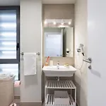 Home2book Modern With Pool In *
