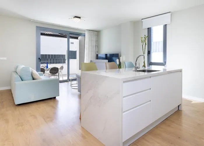 Apartment Home2book Modern With Pool In *