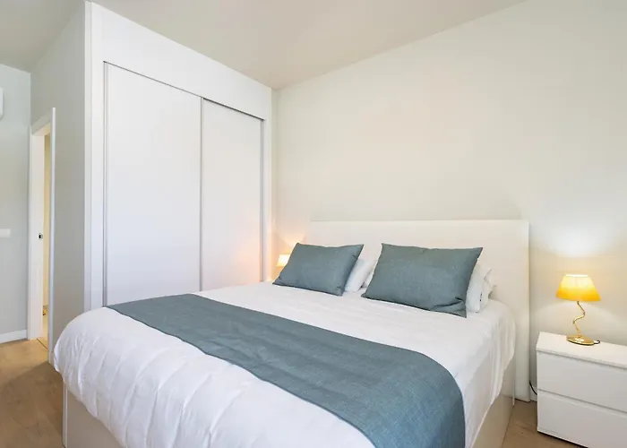 Home2book Modern With Pool In Apartment