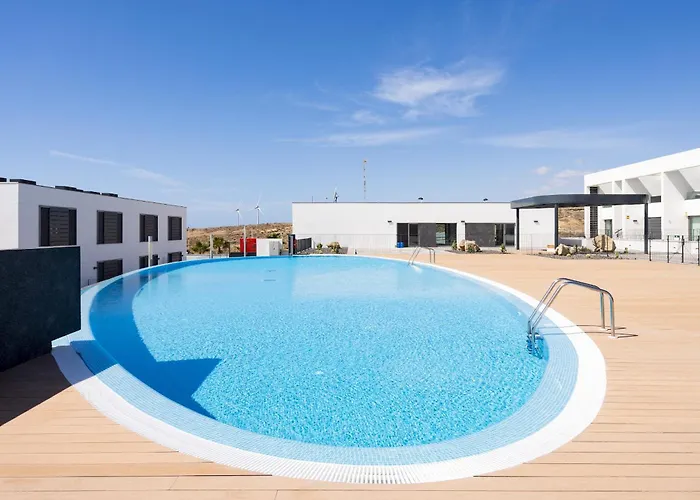 Home2book Modern With Pool In *