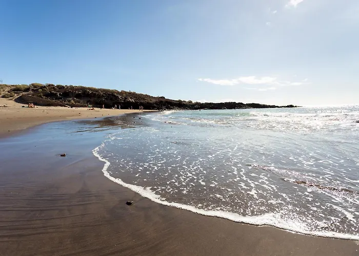 Home2book Modern With Pool In *