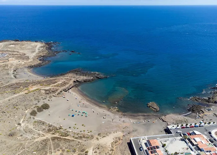 Apartment Home2book Modern With Pool In *